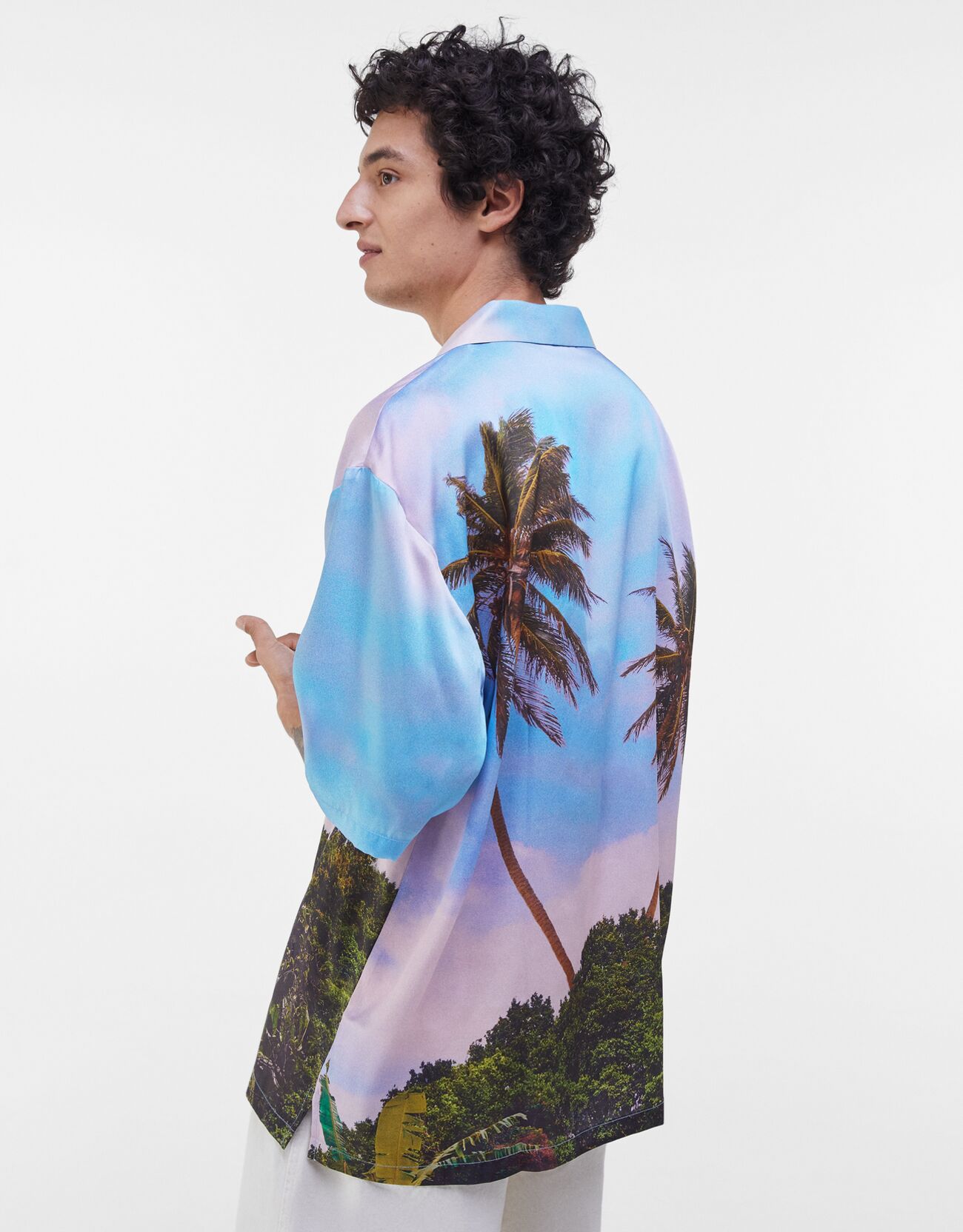 Bershka Kısa kollu desenli relaxed fit saten gömlek 10 Bershka Kısa kollu desenli relaxed fit saten gömlek 11