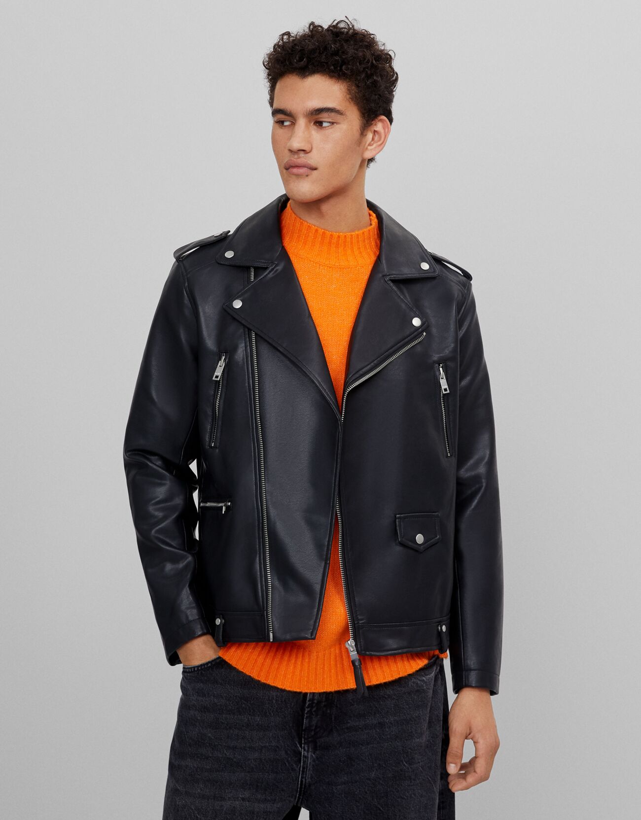 Chamarra tipo piel bershka clearance
