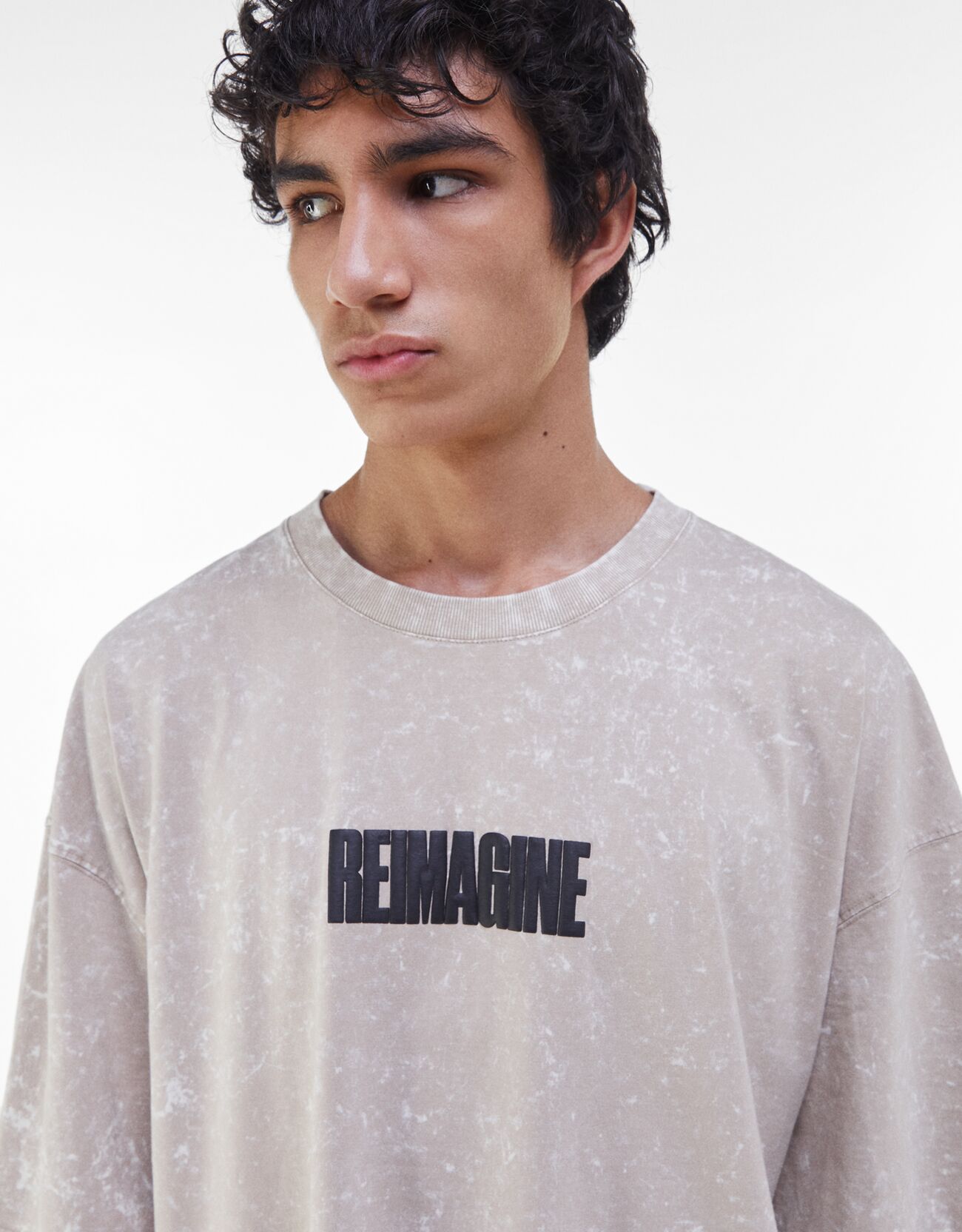 Bershka Oversize kalıplı acid wash t-shirt 2 Bershka Oversize kalıplı acid wash t-shirt 3