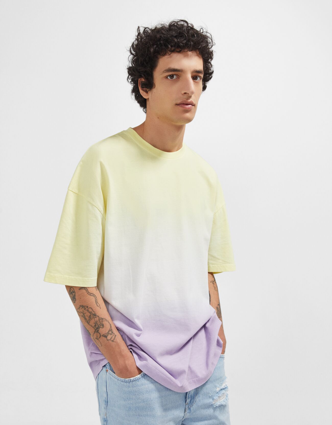 Bershka Ekstra loose fit kısa kollu batik desenli t-shirt 0 Bershka Ekstra loose fit kısa kollu batik desenli t-shirt 1