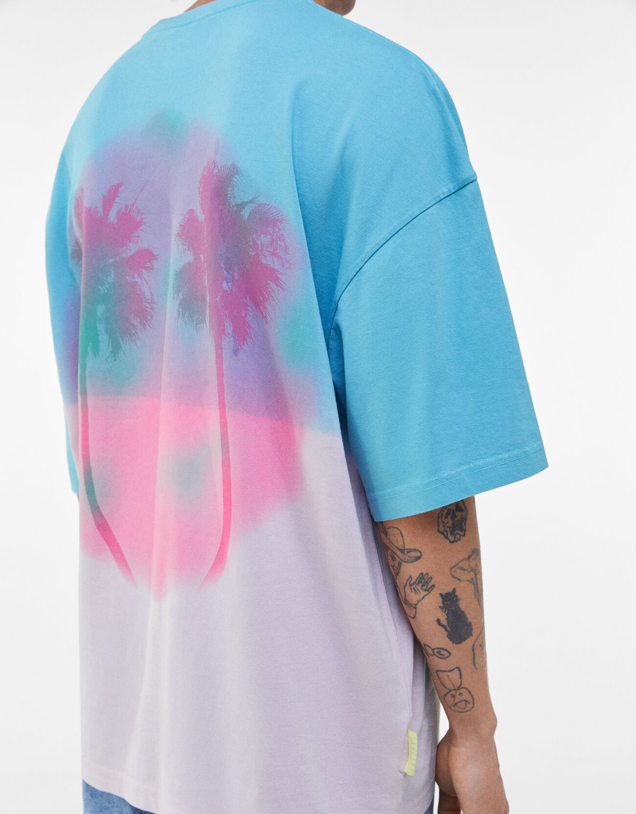 Bershka Extra loose fit kısa kollu degrade boyama desenli t-shirt 10 Bershka Extra loose fit kısa kollu degrade boyama desenli t-shirt 11