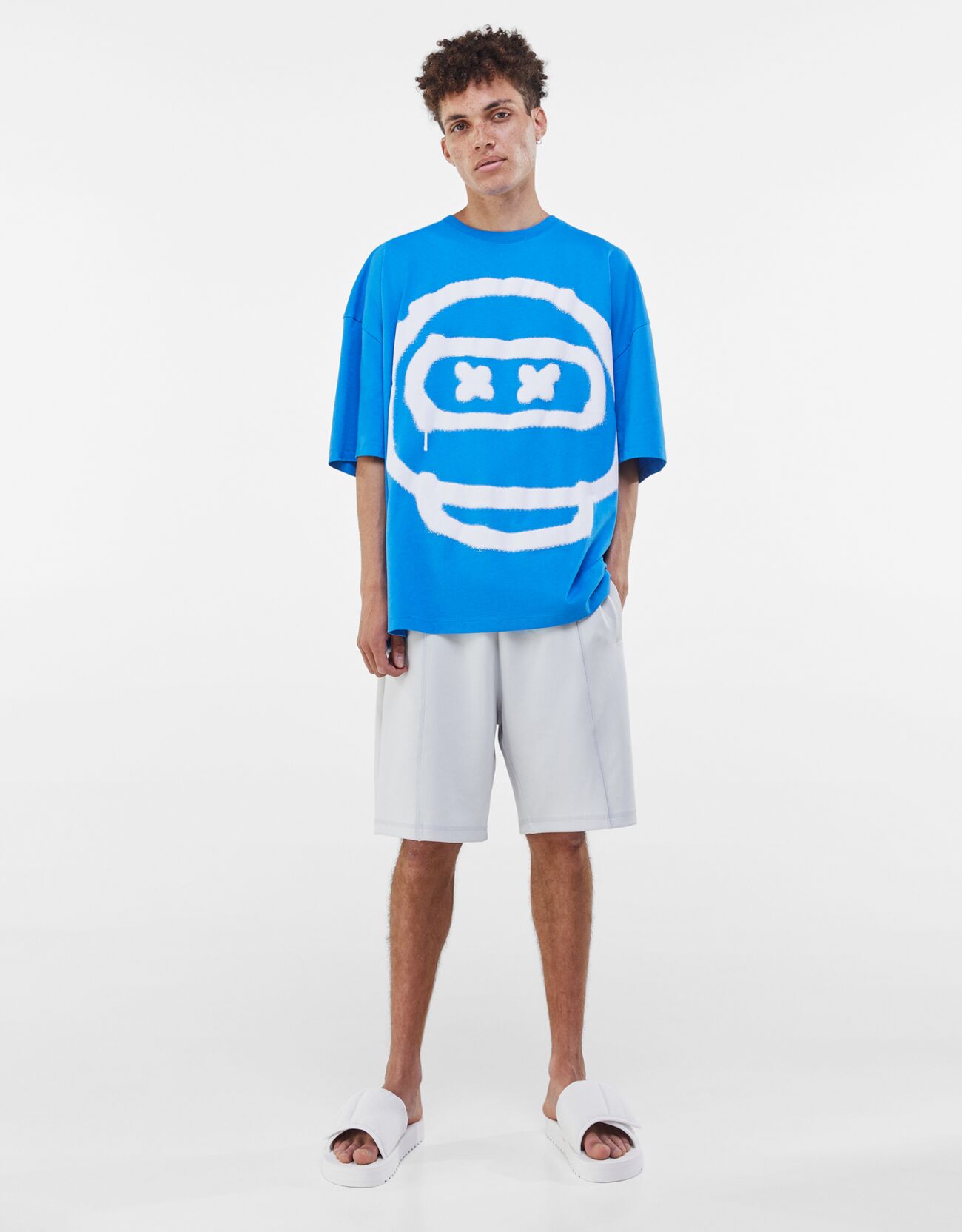 Bershka FUTURE-READY ekstra loose fit kısa kollu baskılı t-shirt 10 Bershka FUTURE-READY ekstra loose fit kısa kollu baskılı t-shirt 11