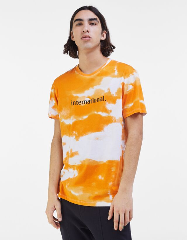 camiseta tie dye bershka