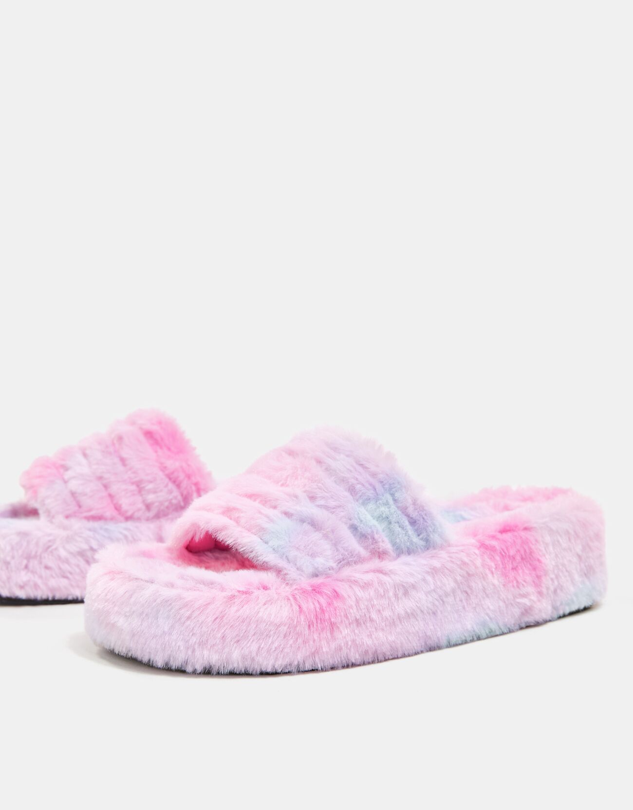 Bershka Dolgulu suni kürklü platform sandalet 12 Bershka Dolgulu suni kürklü platform sandalet 13