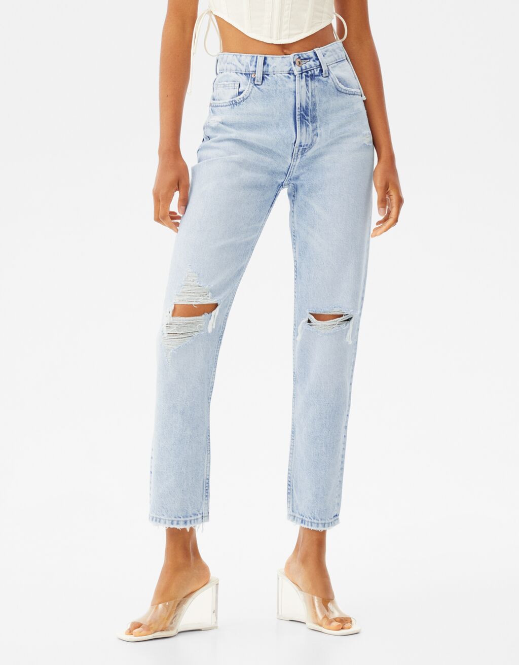 ג'ינס mom fit עם קרעים