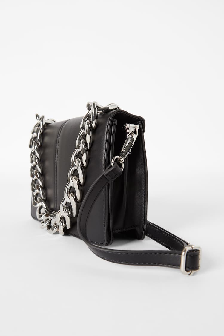 Accordion clutch with chain