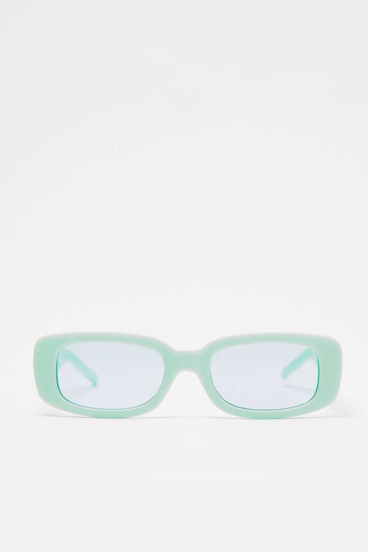 Sonnenbrille mit farbigen Gläsern