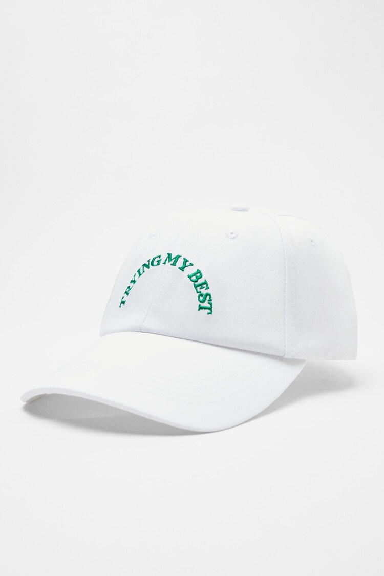 İşlemeli beyaz şapka