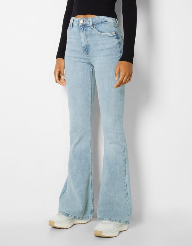 Dames Kleding voor voor Jeans voor Flared jeans New Look Denim Flared Jeans Met Halfhoge Taille in het Wit 