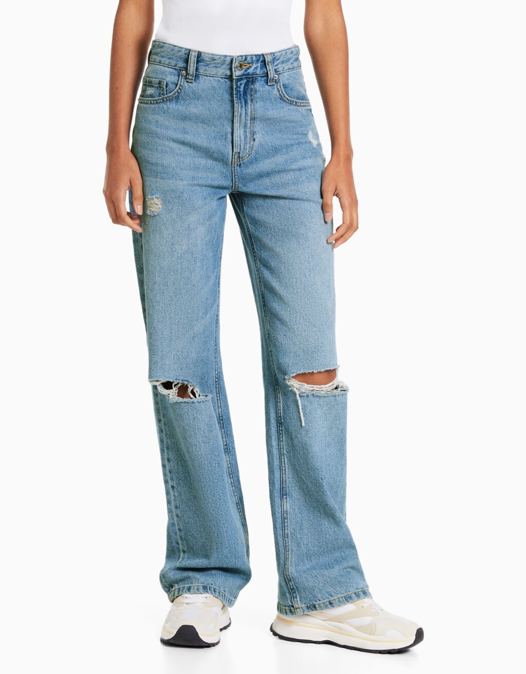 ג'ינס wide leg עם קרעים בסגנון שנות ה-90