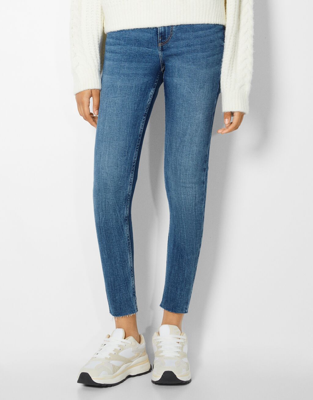 jean bleu taille haute bershka
