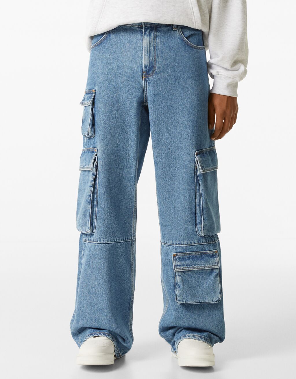 Multipocket cargo jeans Woman Bershka