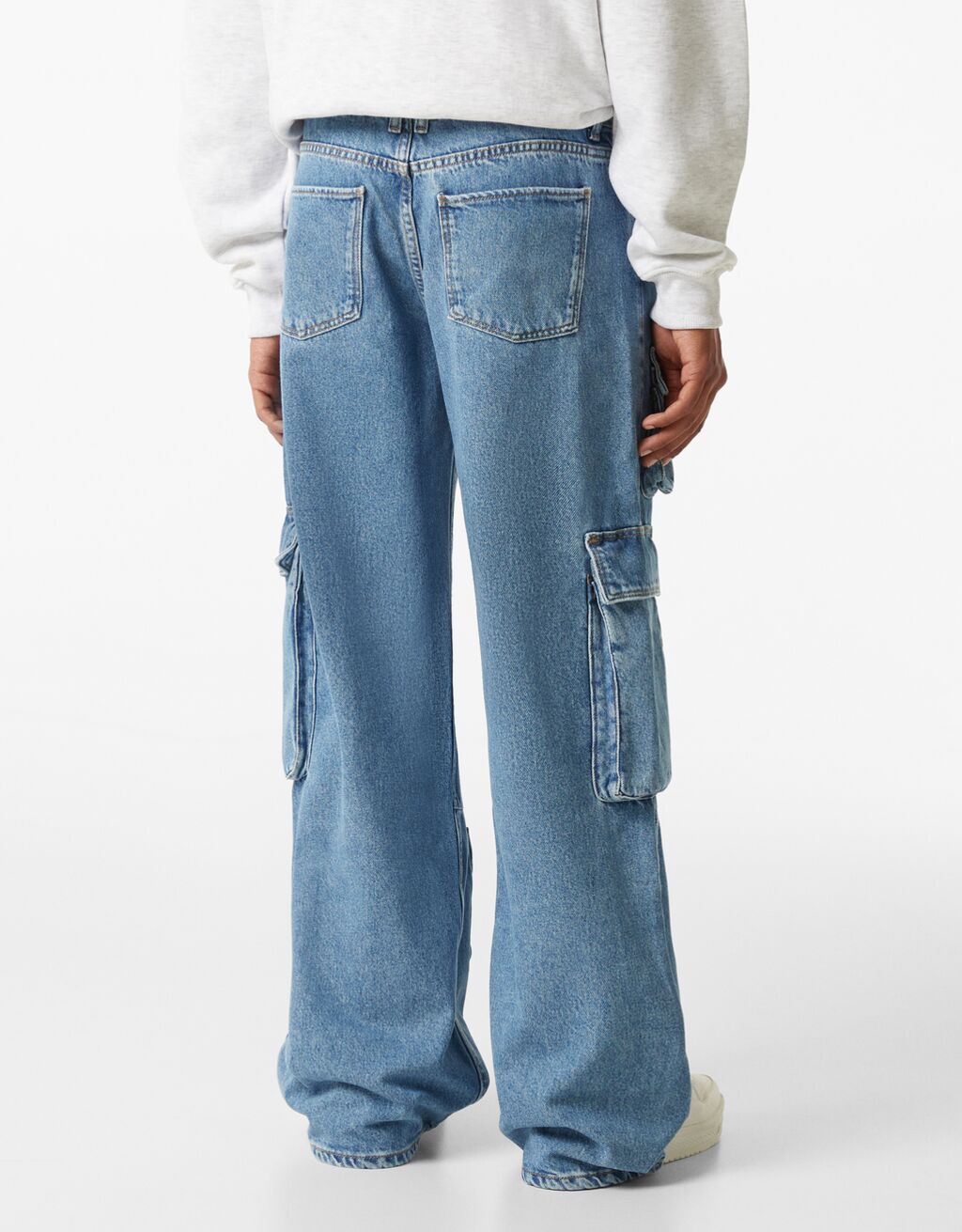 Multipocket cargo jeans Woman Bershka