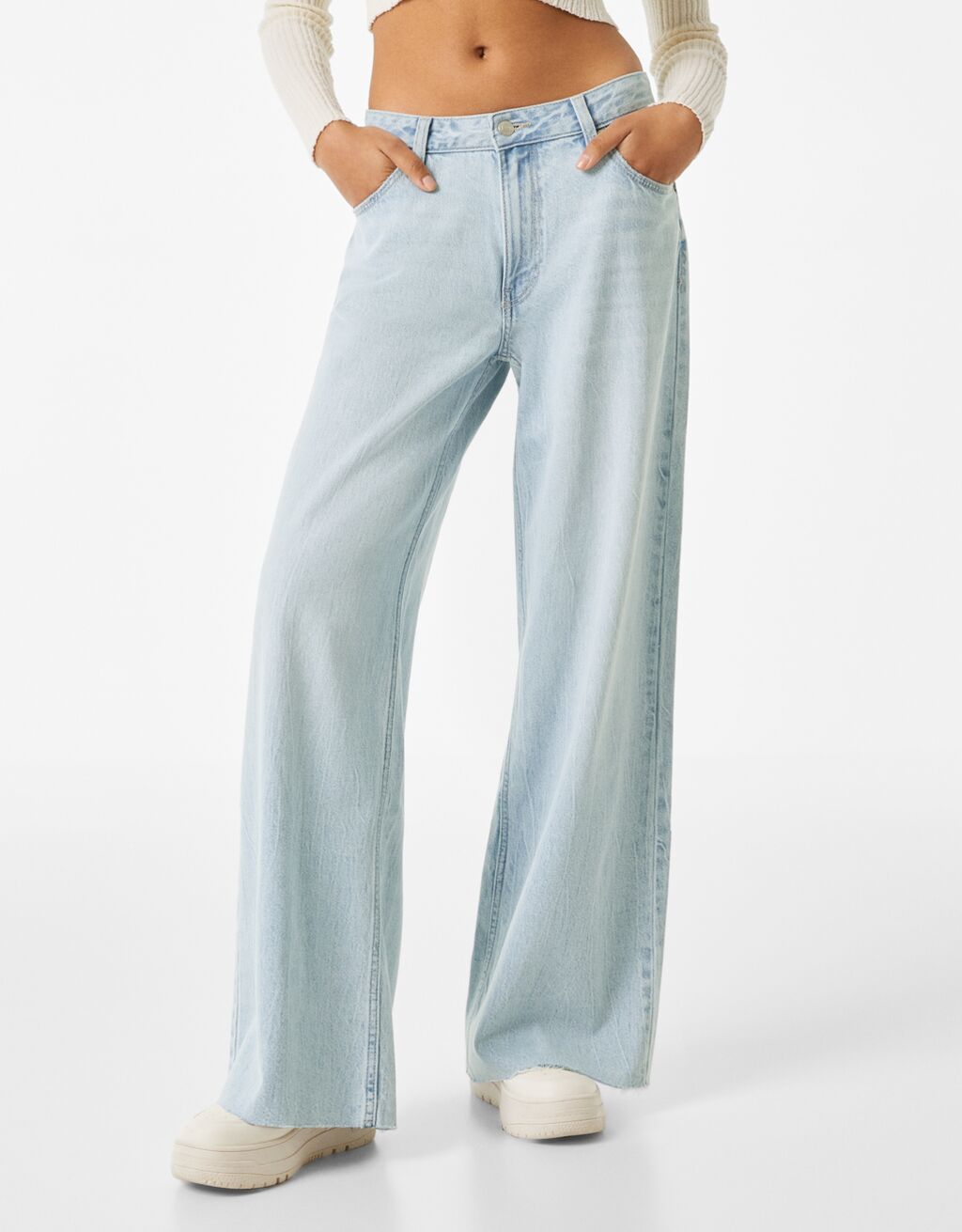 Voľné vrecovité džínsy s nízkym pásom