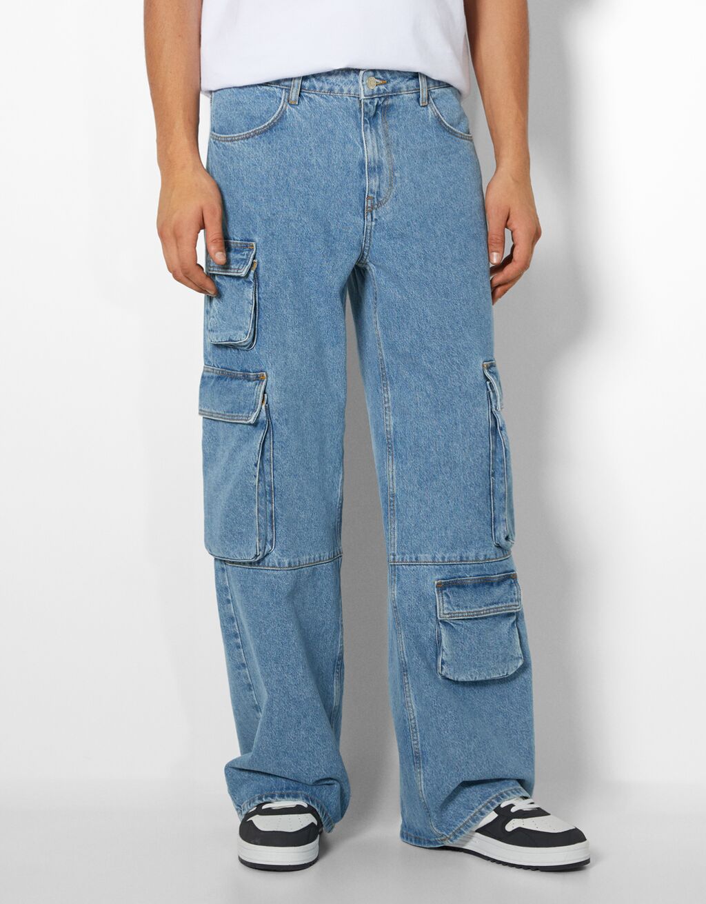 Straight fit multipocket cargo jeans Woman Bershka