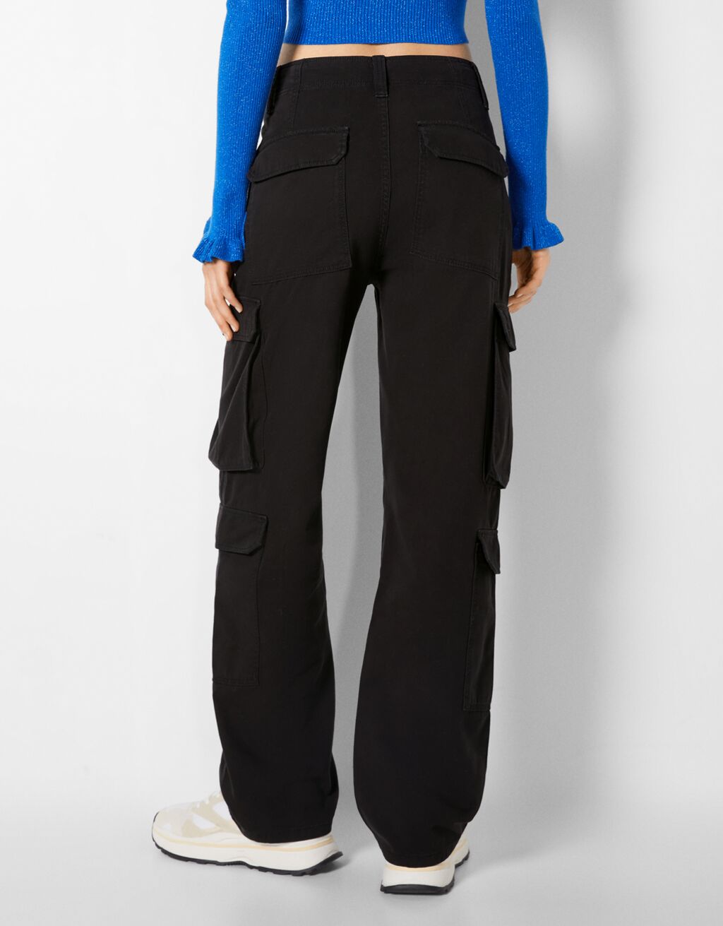 Pantaloni cargo twill multipocket Donna Bershka