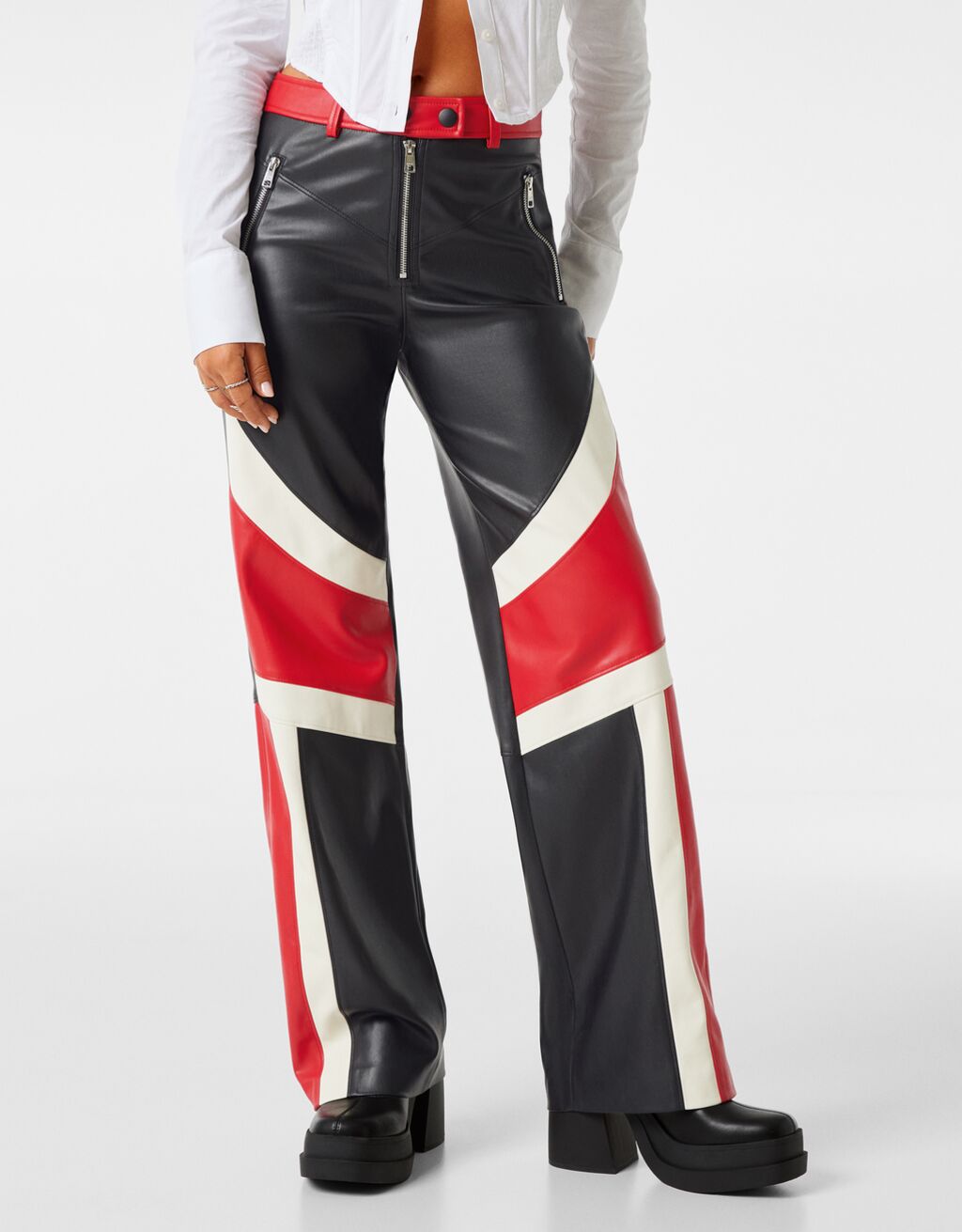 Spodnie o kroju wide leg ze sztucznej skóry z motywem wyścigów