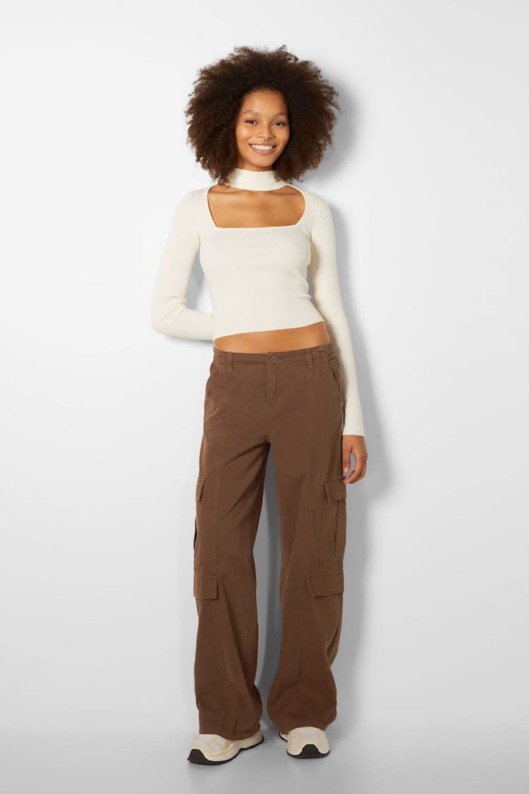 Straight fit cargo trousers with an elastic waistband