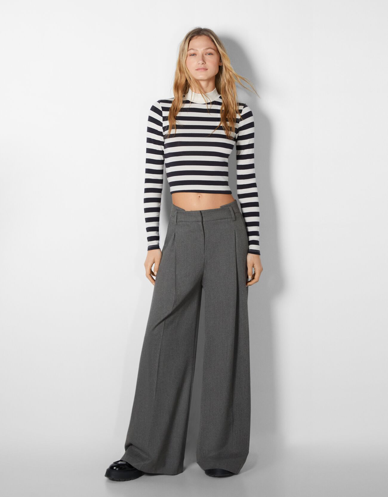 extreme wide leg trousers