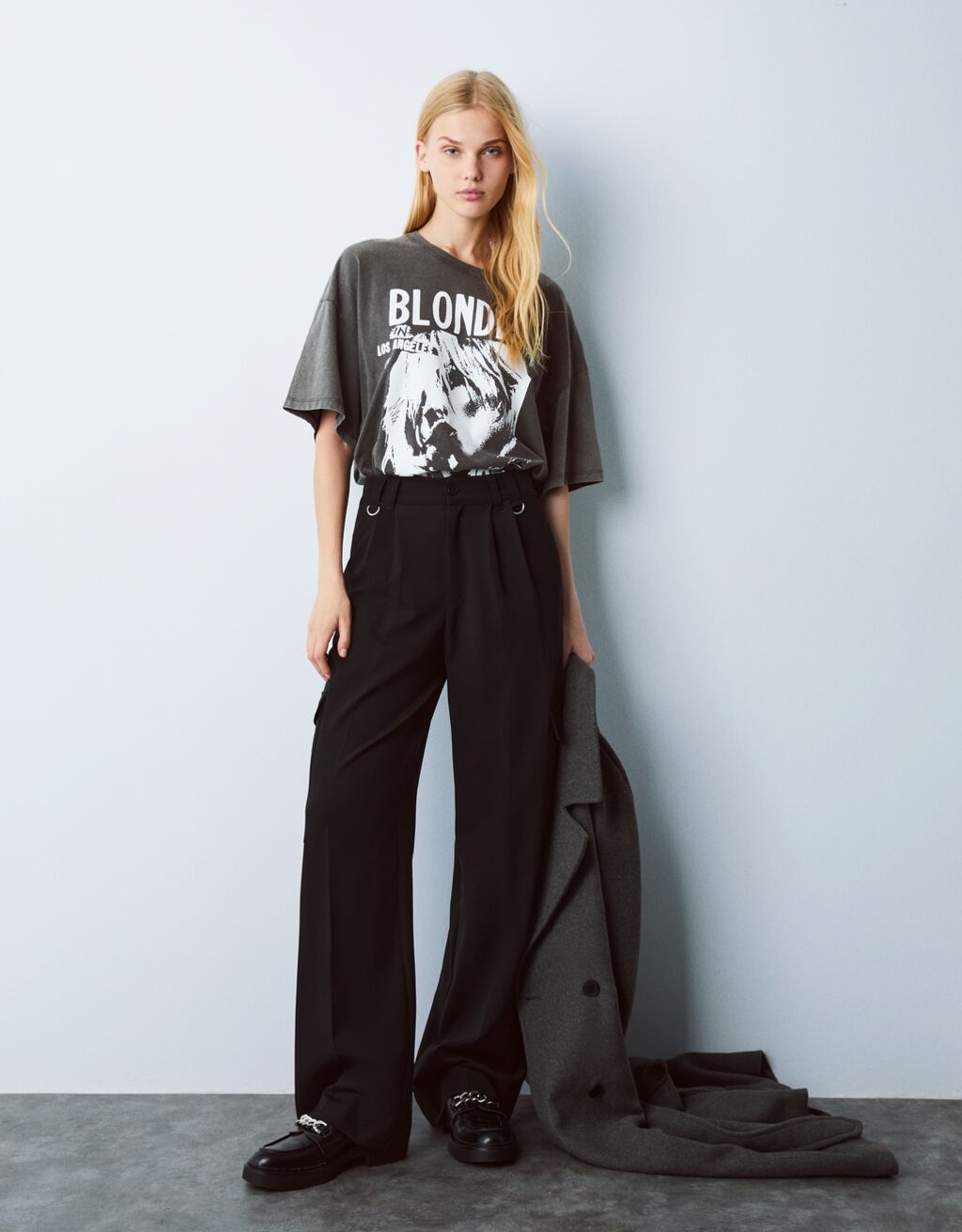 Tailored cargo trousers with buckles