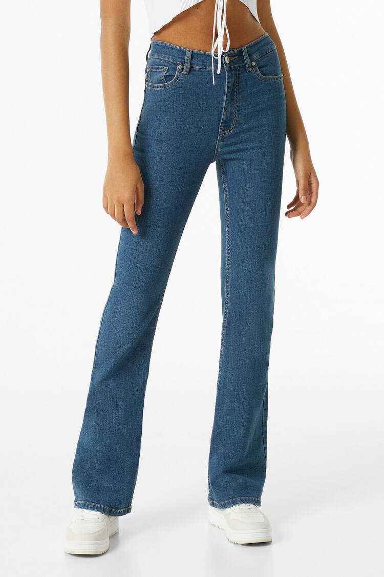 Flared fitted jeans