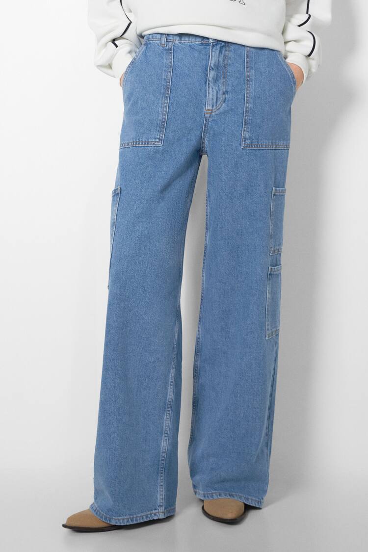 Jeans cargo com cós elástico
