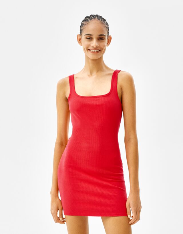 Strappy ribbed dress with neckline 