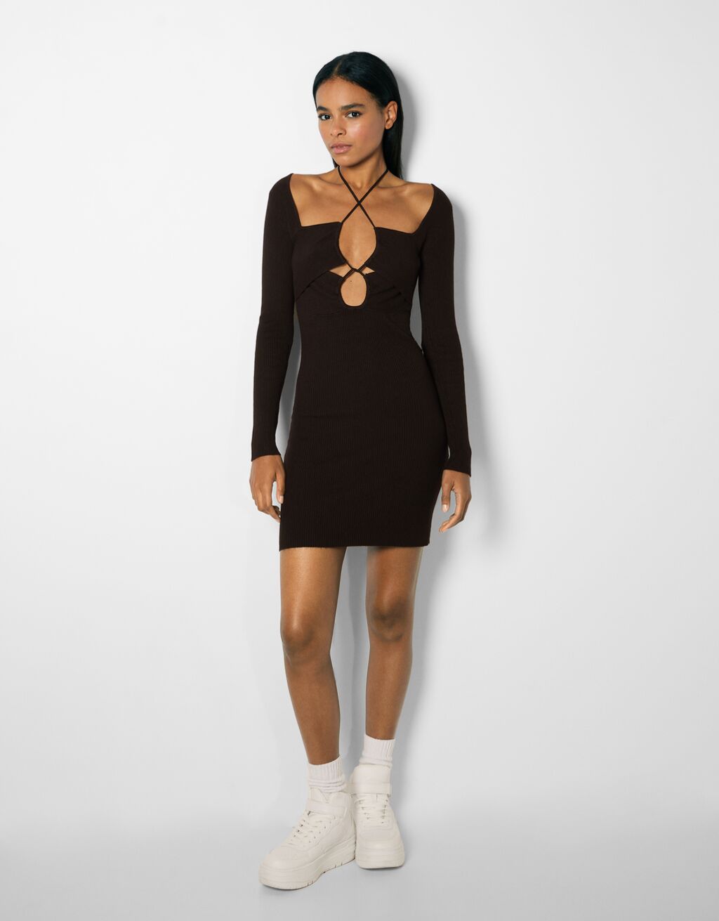 Mini dress with long sleeves and cut-out