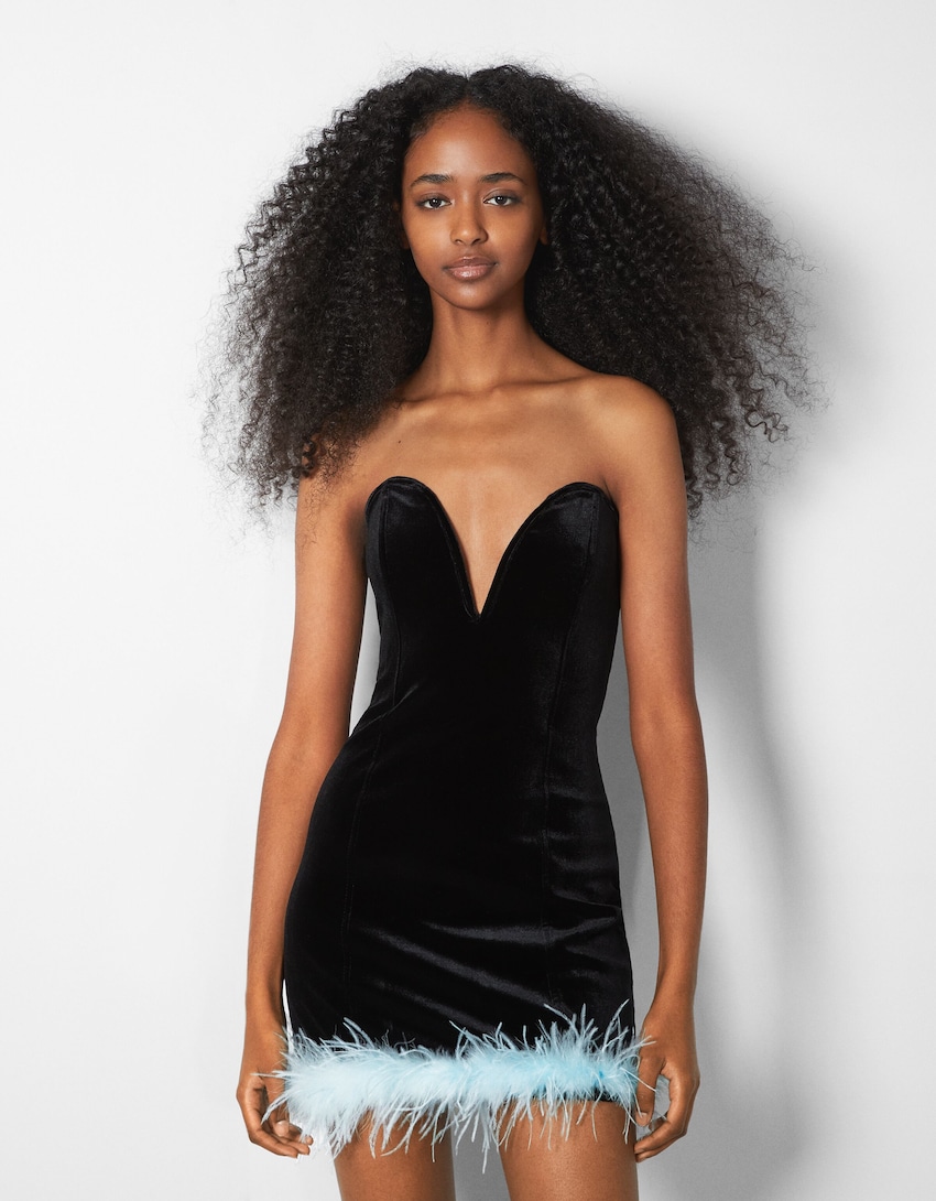 Velvet mini dress with feather trim - Woman | Bershka