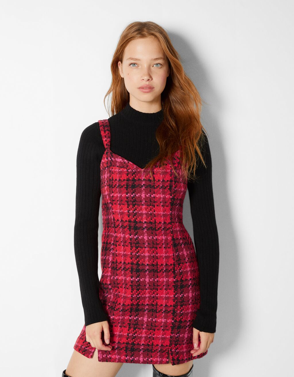 Minirobe bretelles larges texturée fendue Femme Bershka