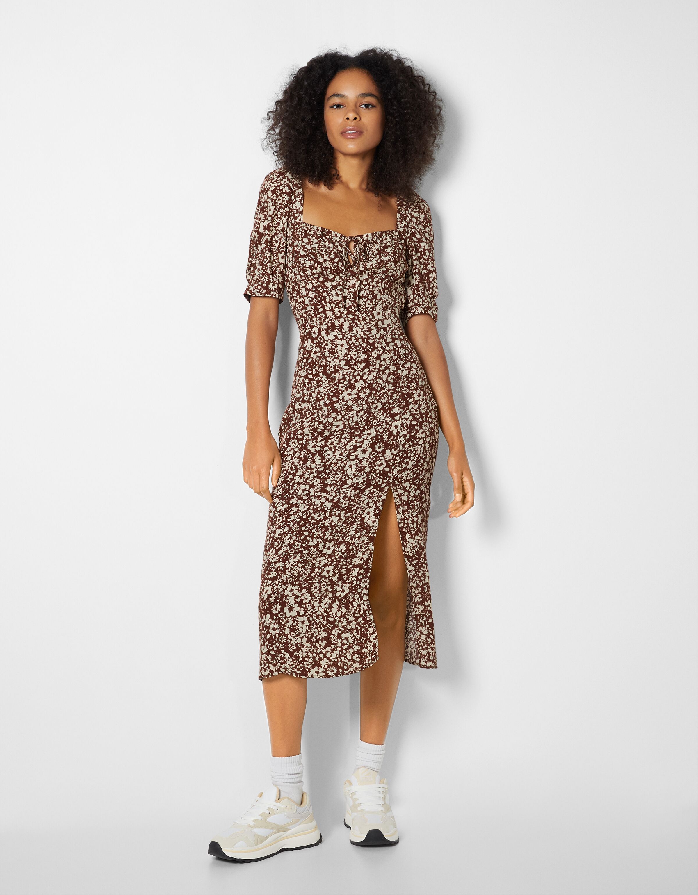 Short sleeve midi dress with floral 