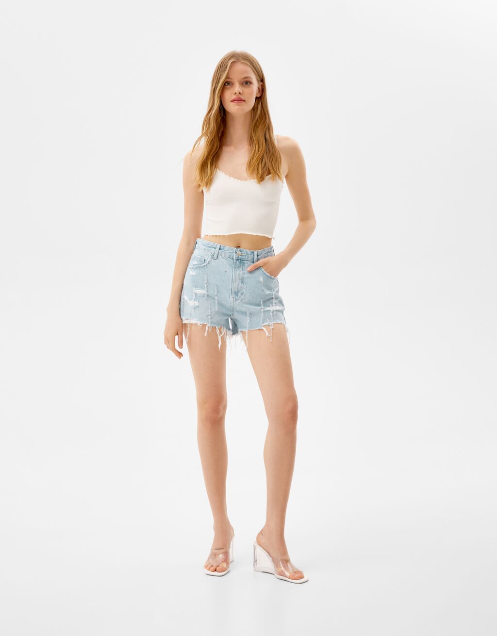 Shorts in denim dettaglio farfalla strass - Denim - Donna | Bershka
