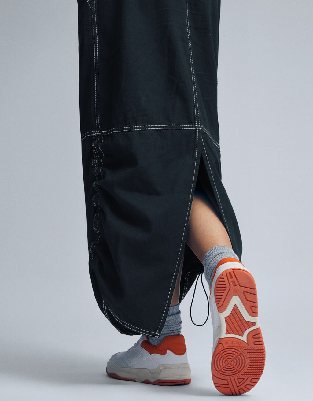 חצאית מצנח מבד ג'ינס באורך ביניים בסגנון דגמ"ח