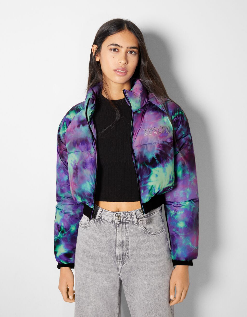 Cropped puffer jacket with print