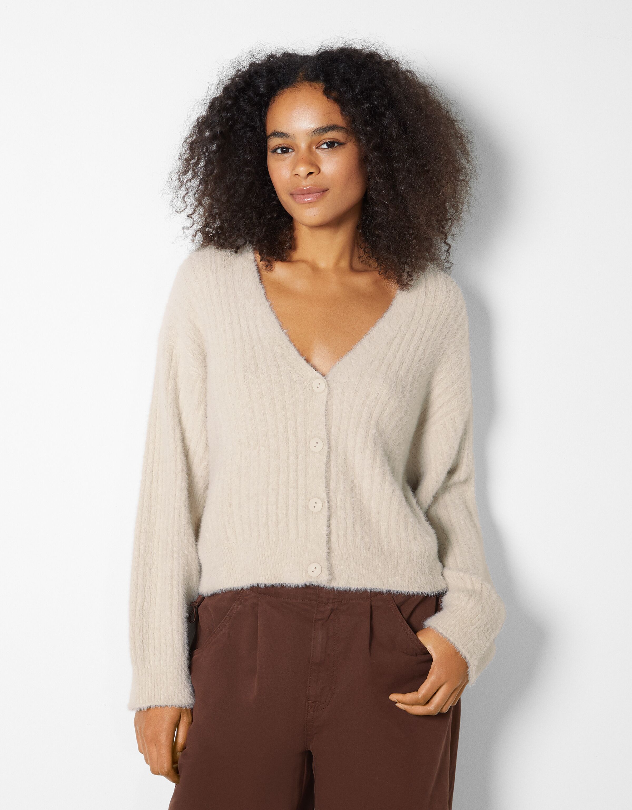V-neck cardigan with faux fur 