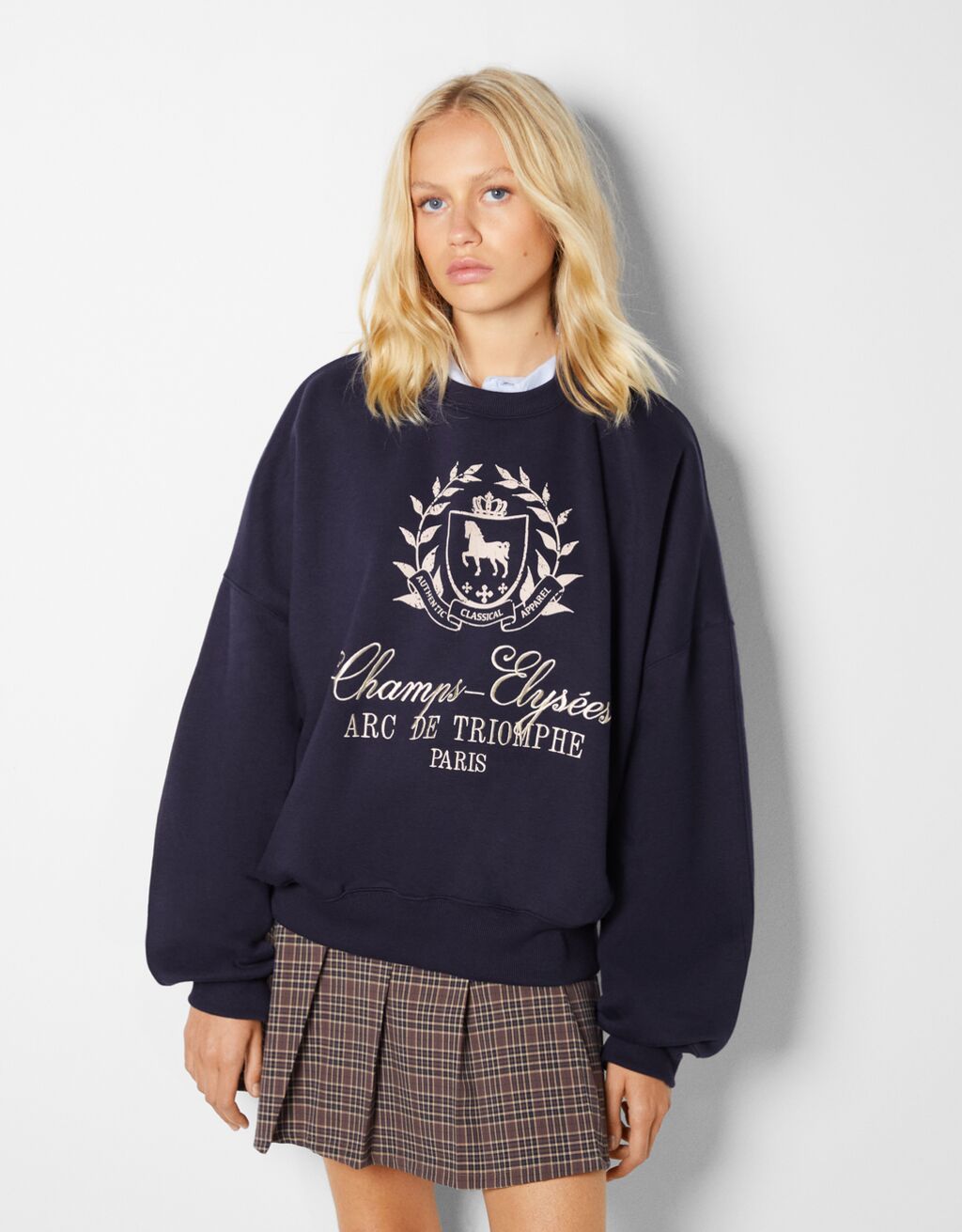 Sweatshirt mit Rollkragen und Stickerei