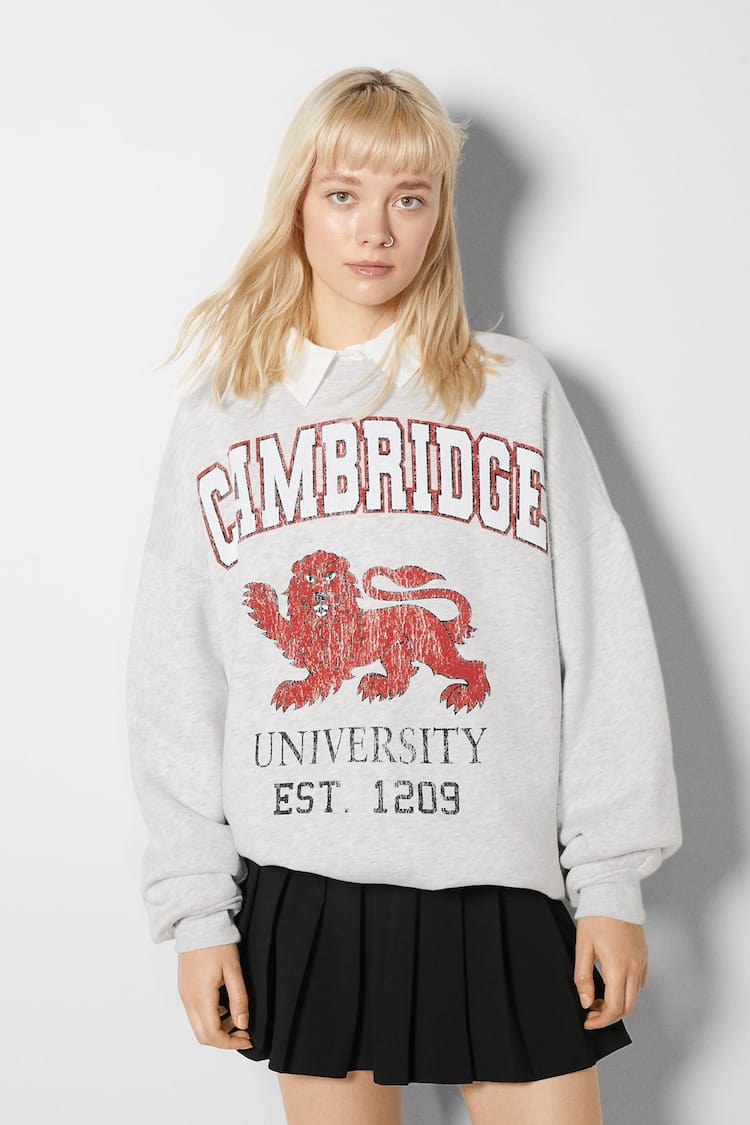 Bluzë me stampim “Cambridge University”