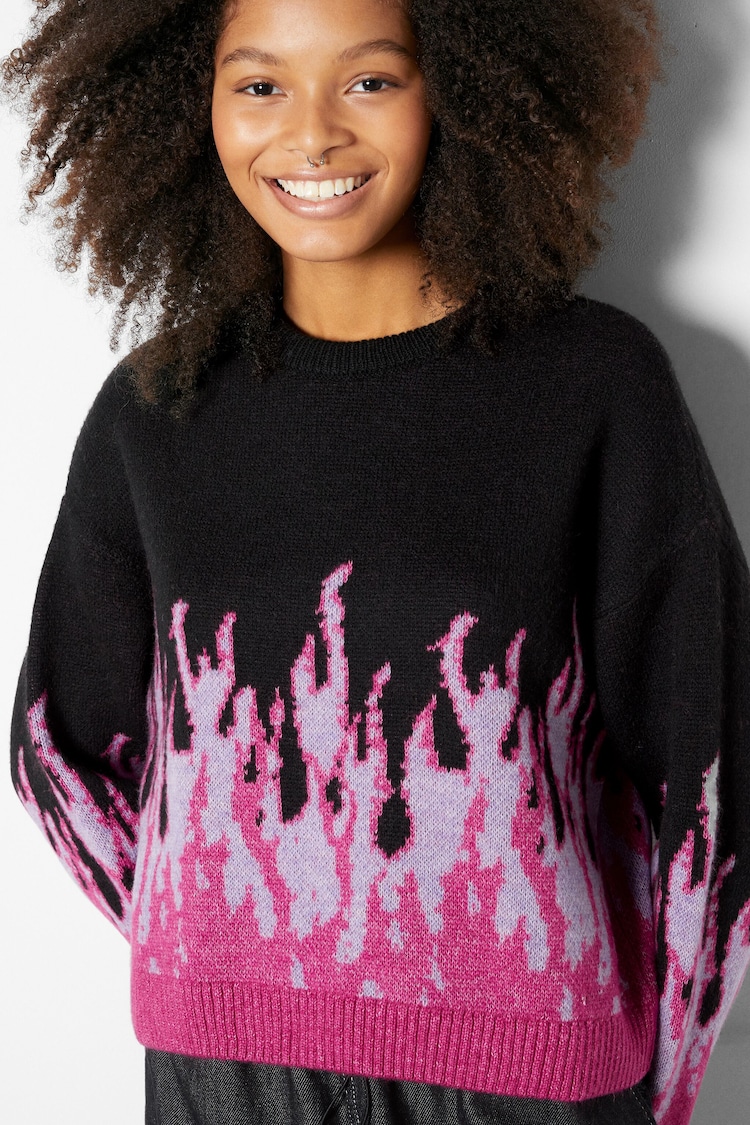 Round neck flame sweater