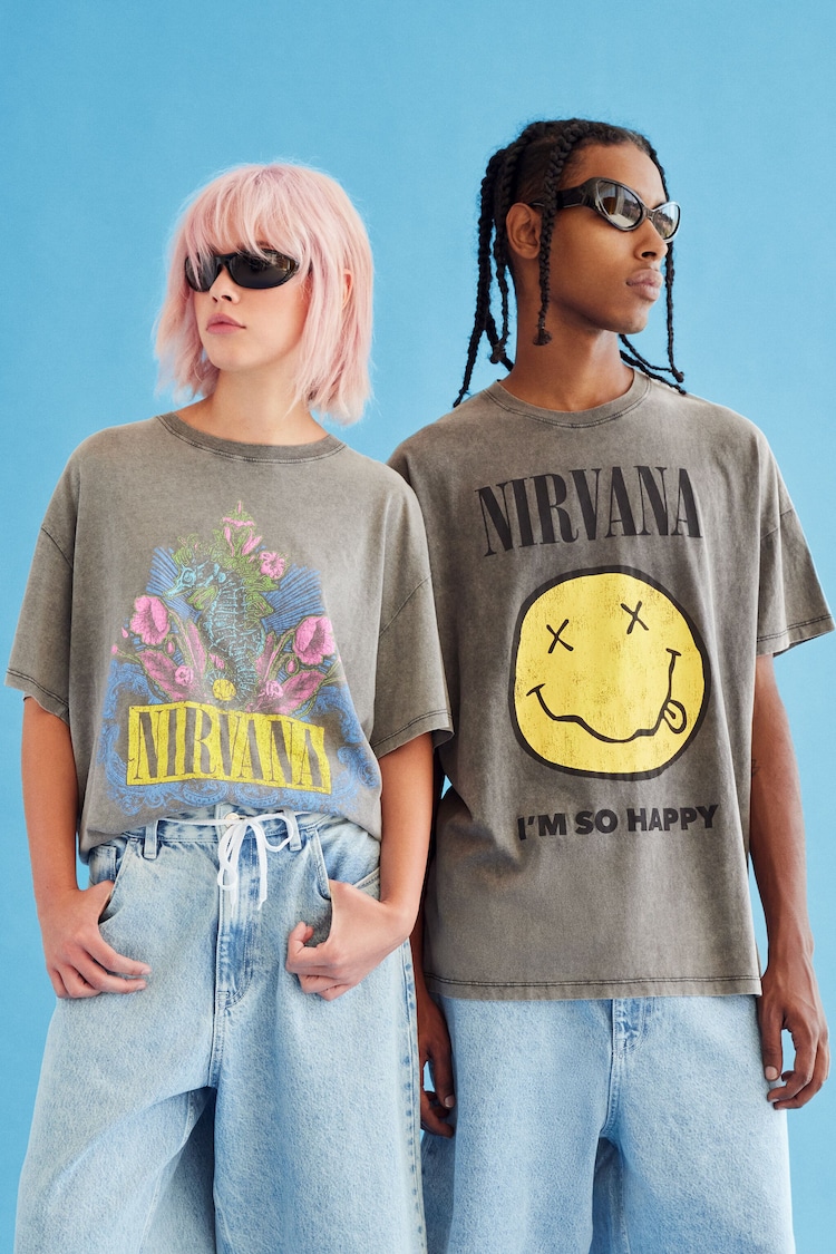 Trumparankoviai marškinėliai su veideliu ir „Nirvana“
