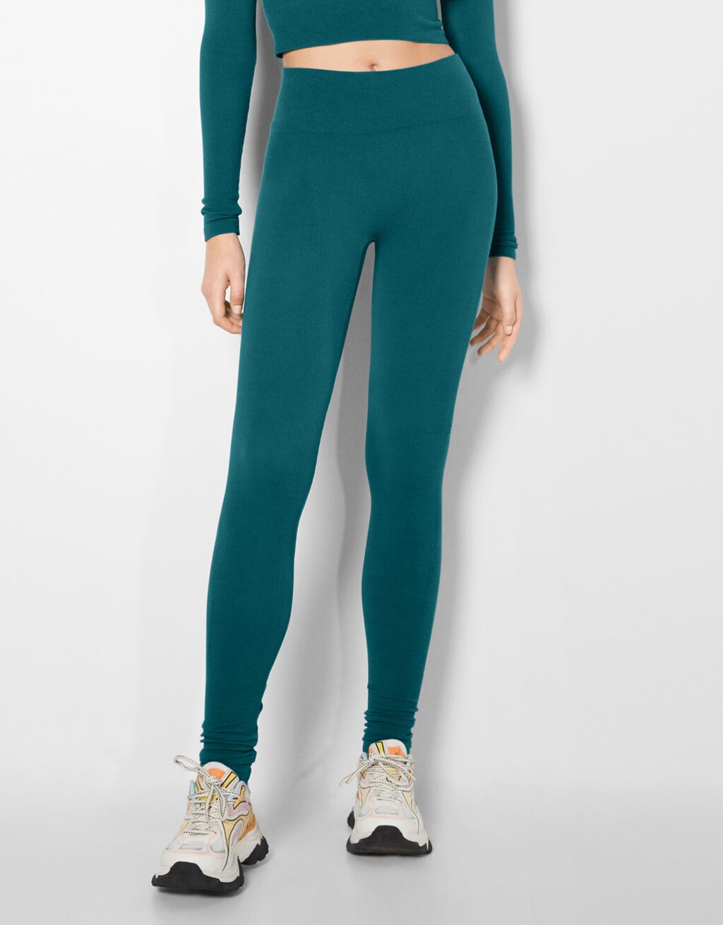 Pack of long sleeve T-shirt with seamless leggings
