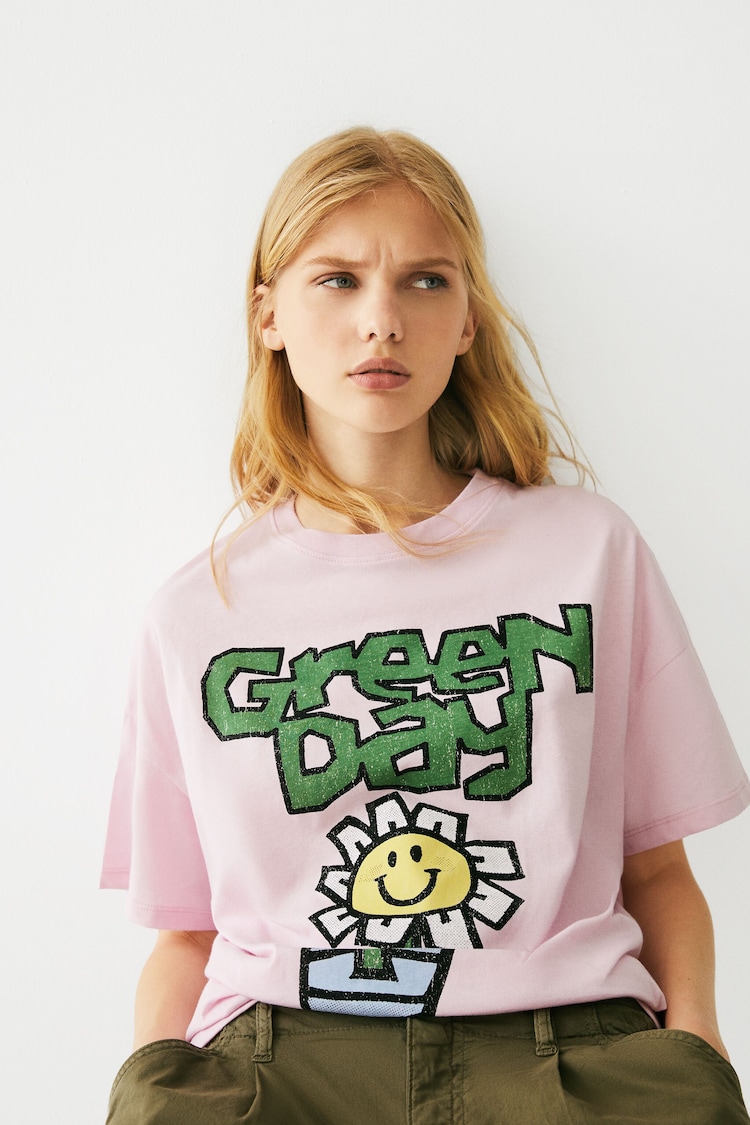 Short sleeve T-shirt with a Green Day print