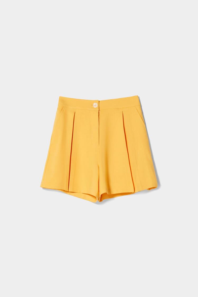 Tailored Bermuda shorts with pleats
