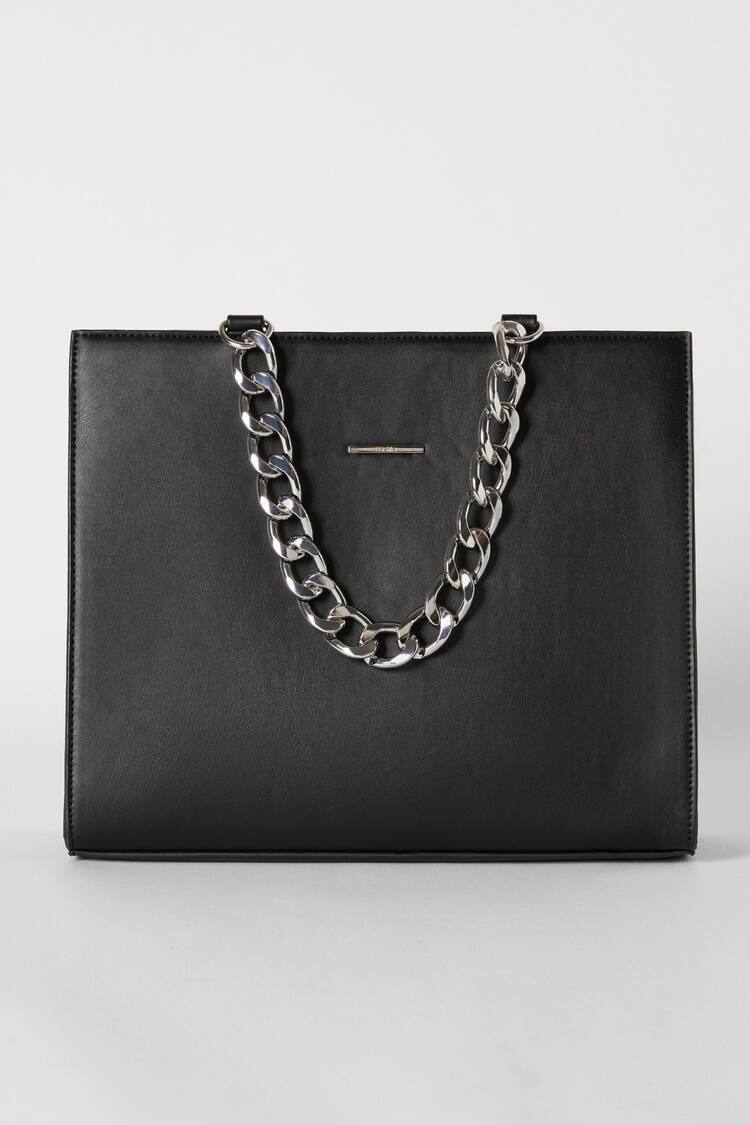 Bag with chunky chain