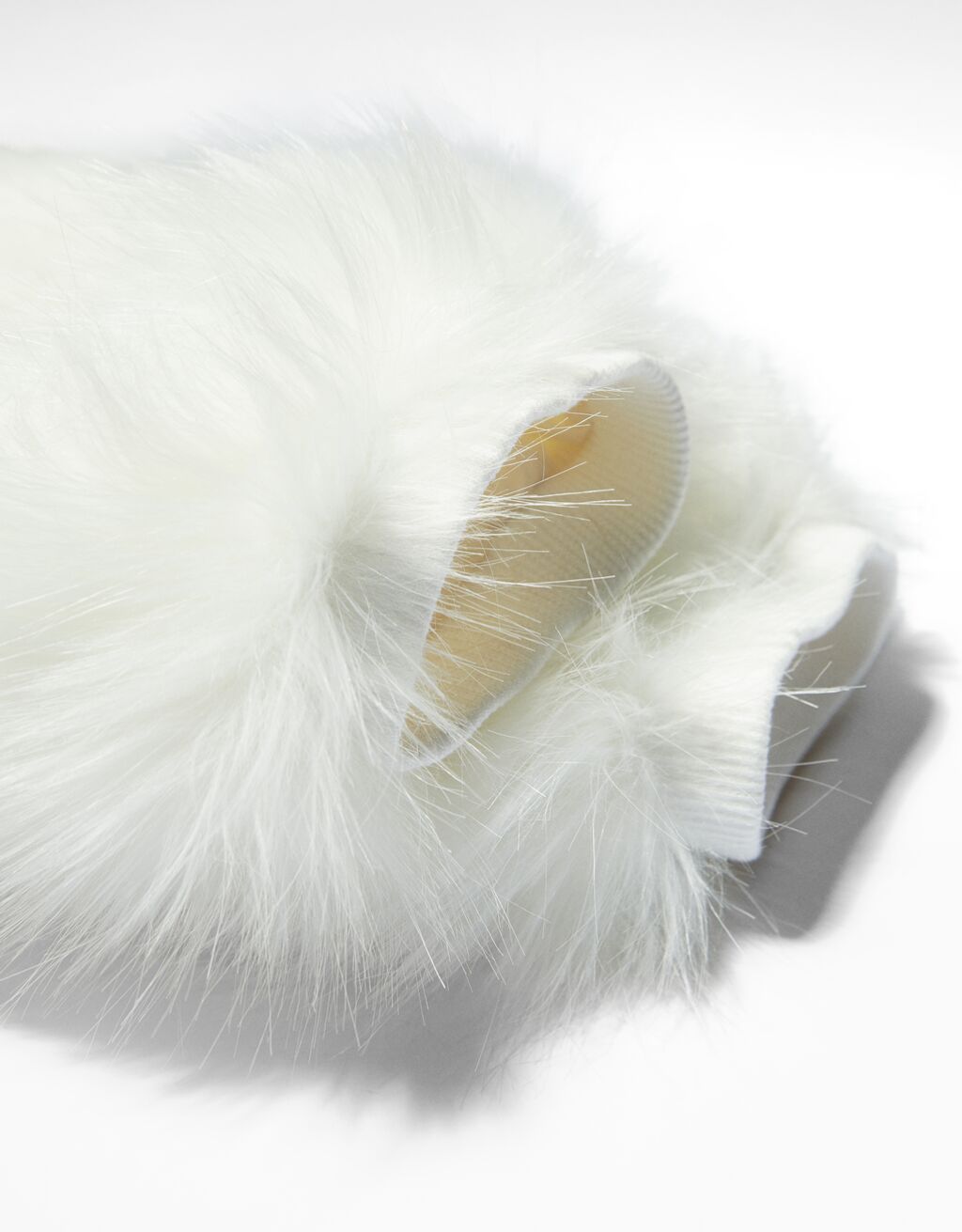 Faux fur leg warmers Woman Bershka