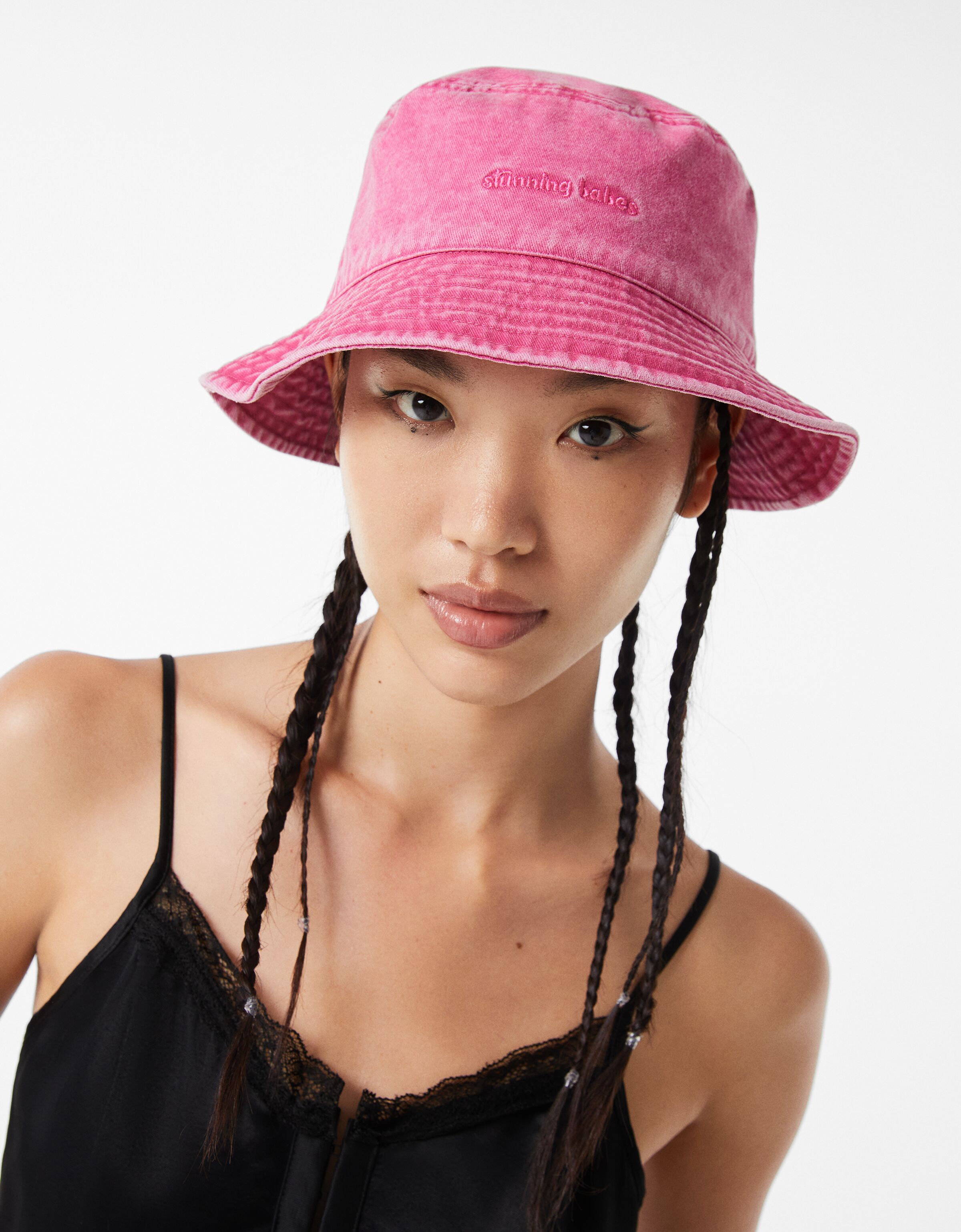 bucket hat bershka