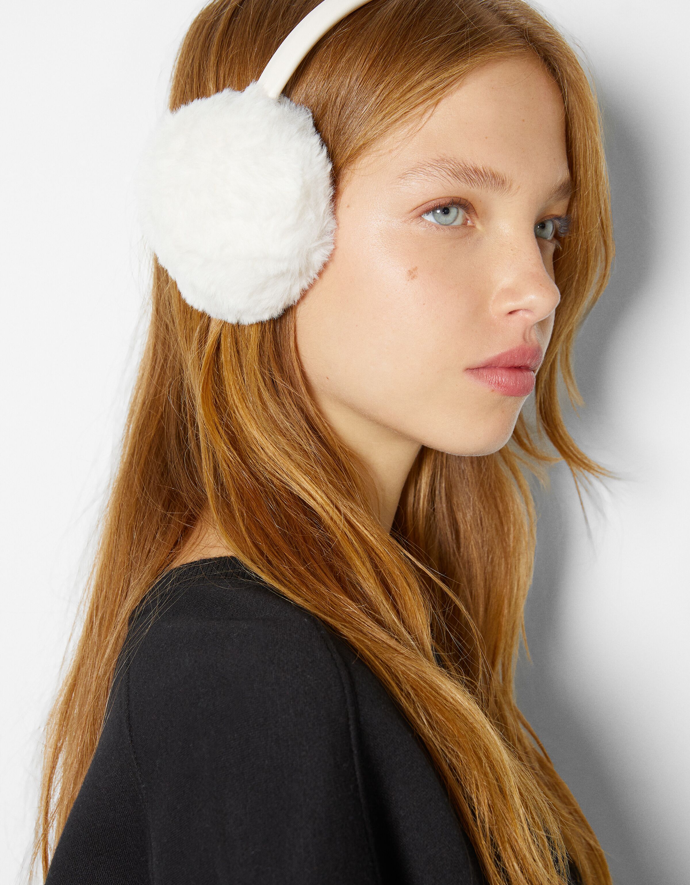 Faux fur foldable earmuffs 