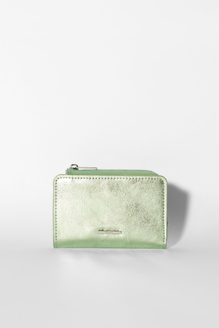 Monochrome purse