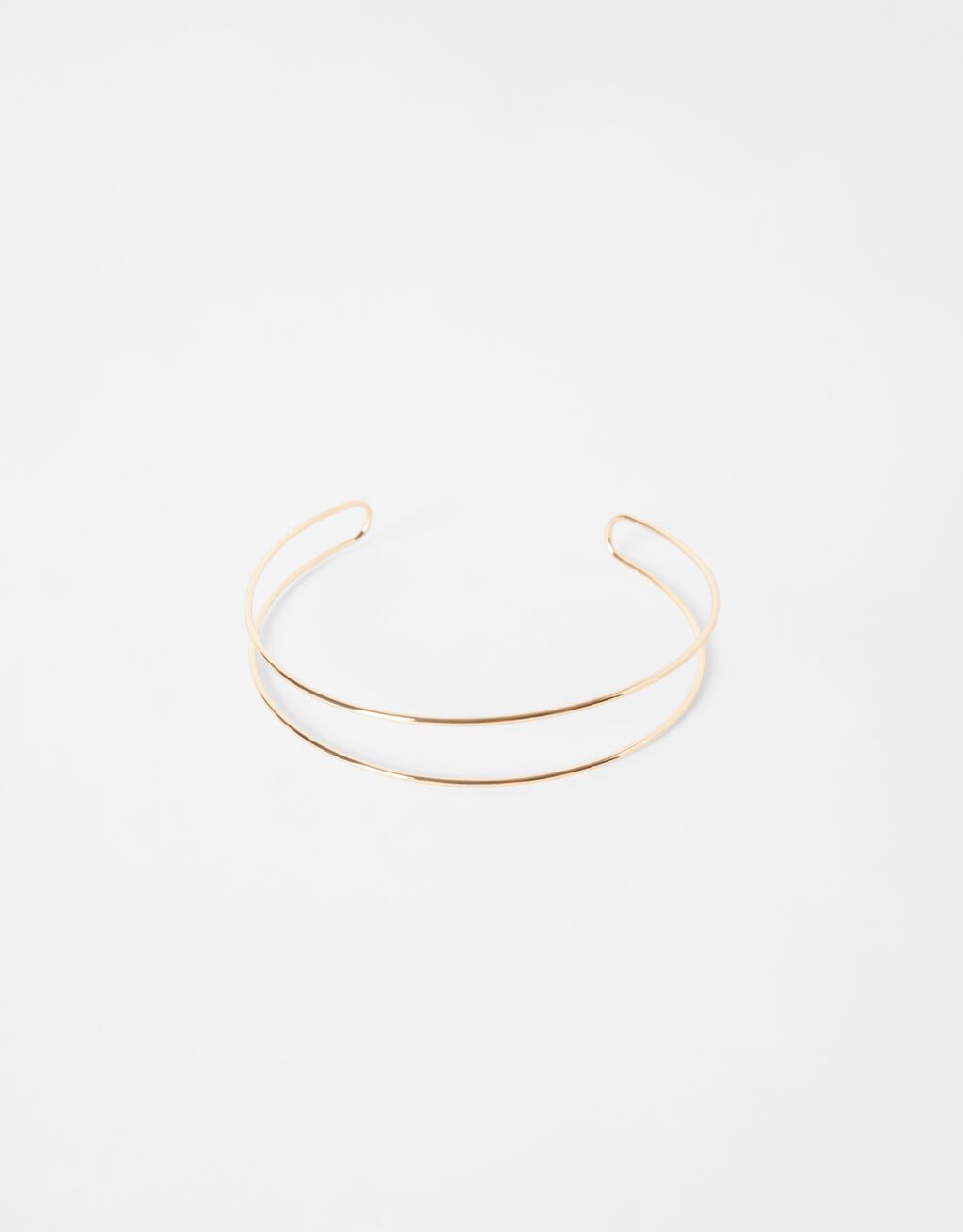 Gold-colored choker necklace