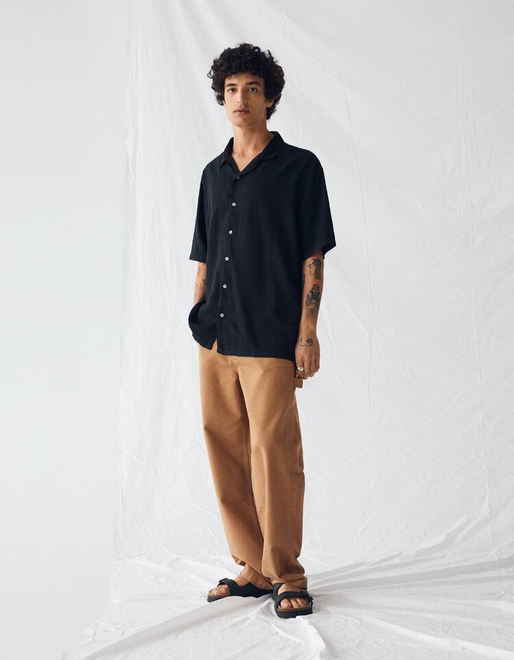 Relaxed fit short sleeve shirt