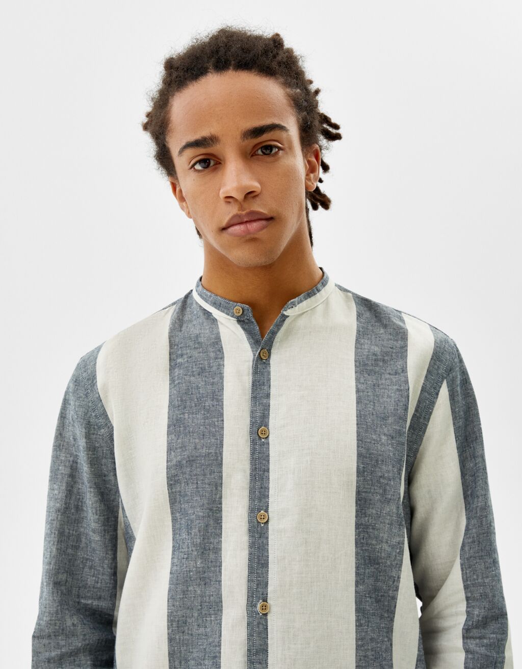 Relaxed fit long sleeve linen shirt - Man | Bershka